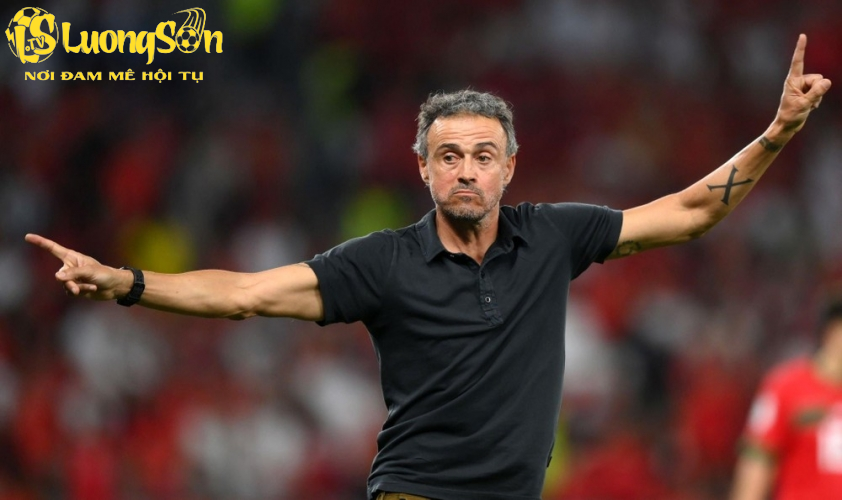 Luis Enrique thận trọng trước Villa